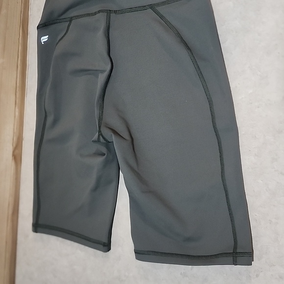 Fabletics High Waisted Powerhold shorts size small NWT - Picture 5 of 5